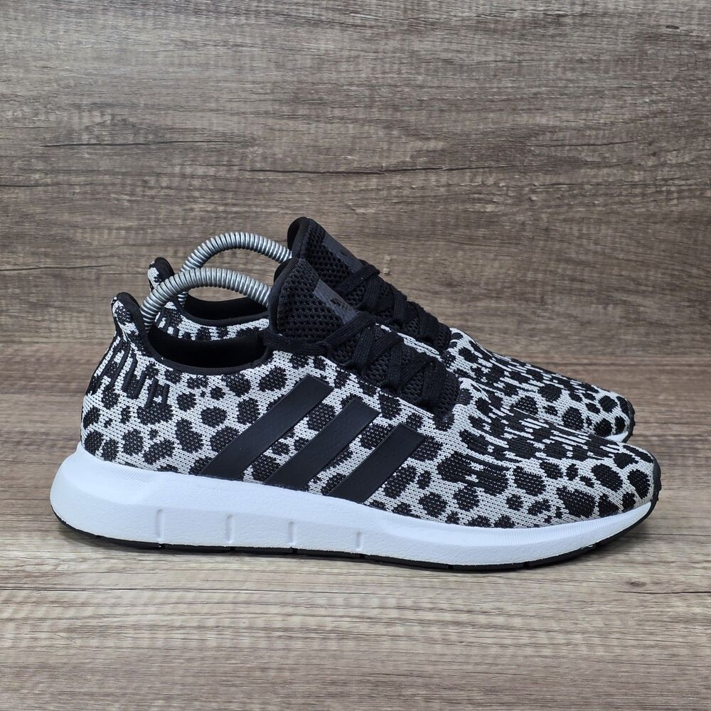 Adidas Swift Run Women’s Size 8.5 Beige Black Leopard Print Running Shoes BD7962